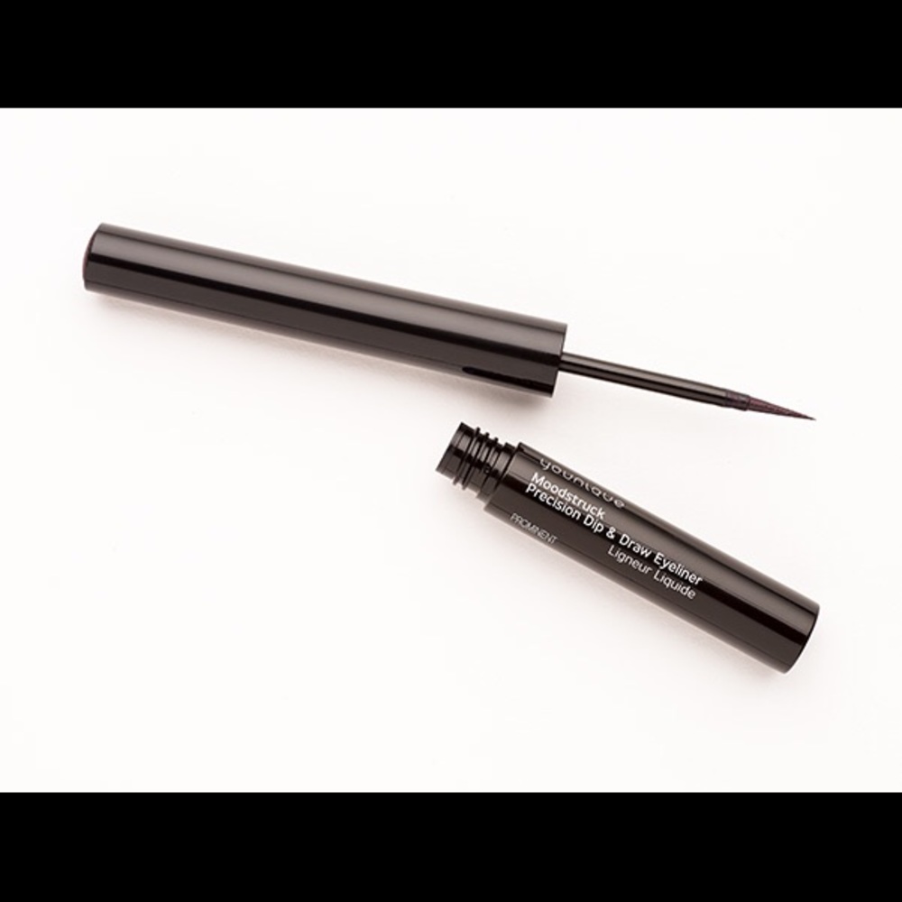 Dip and draw eyeliner